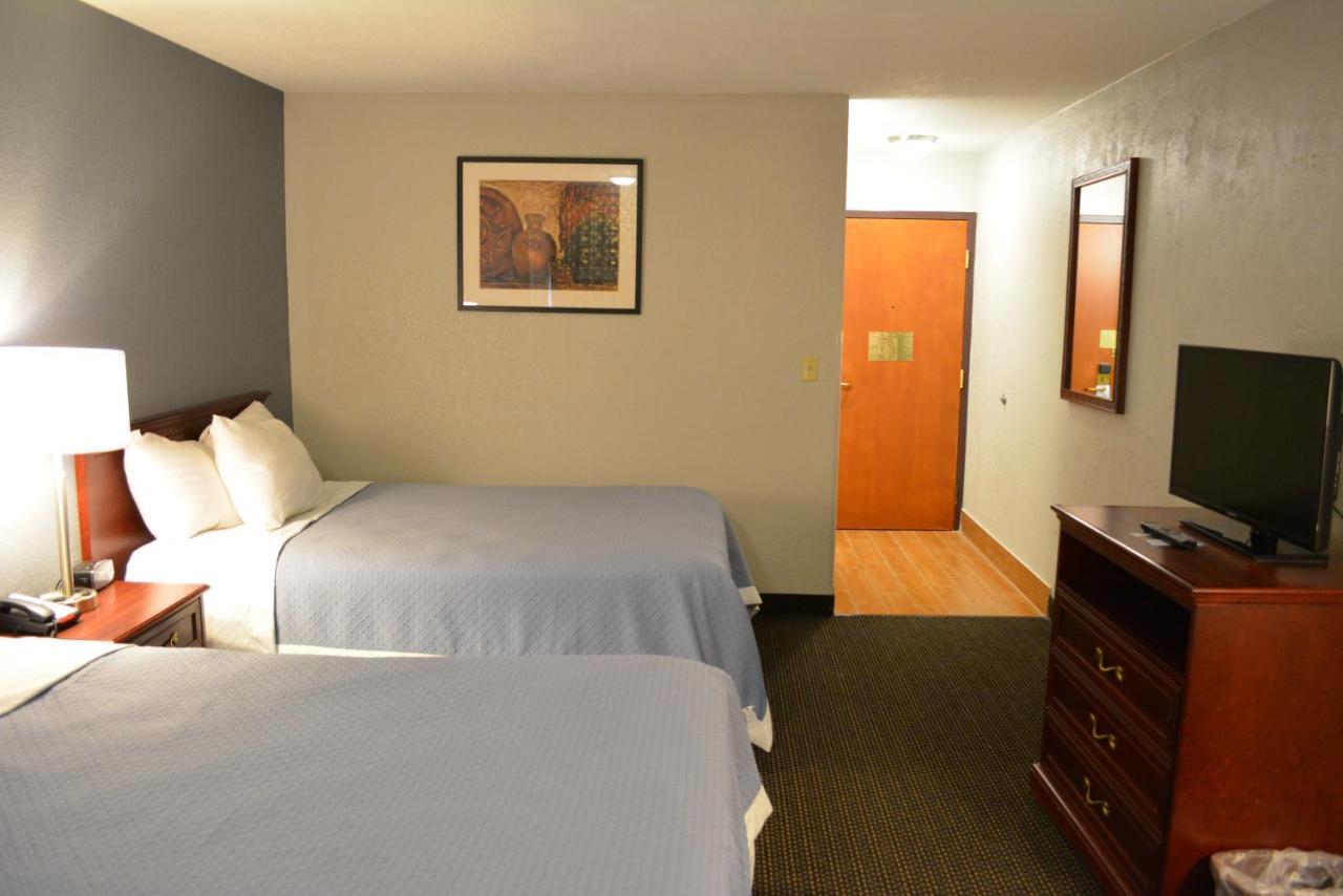 Days Inn By Wyndham Clive - West Des Moines Extérieur photo